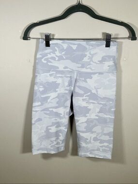 Lululemon Camo Biker Shorts Gray White High Rise Size Small